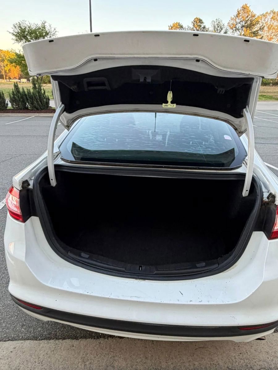 Used 2015 Ford Fusion SE image 20