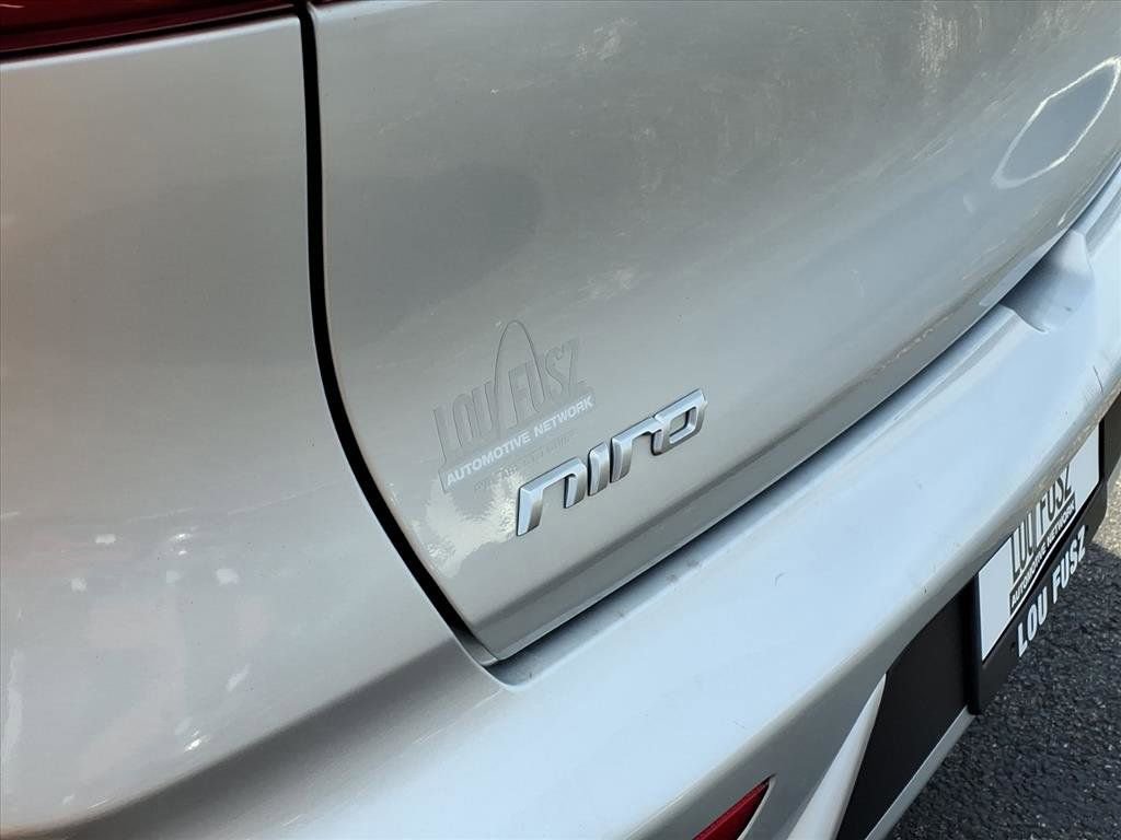Used 2018 Kia Niro EX image 31
