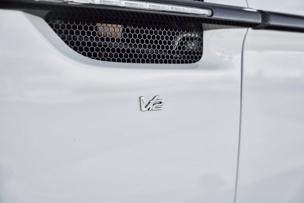 Used 2017 Aston Martin Vanquish S image 13