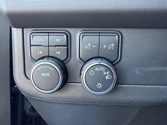 Used 2024 Chevrolet Tahoe Z71 w/ Luxury Package AWD/4WD image 12