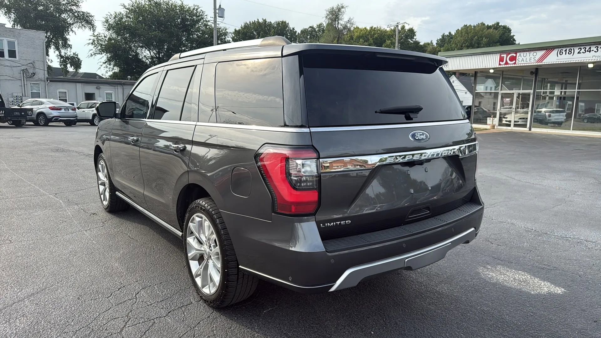 Used 2019 Ford Expedition Limited w/ Equipment Group 302A image 7