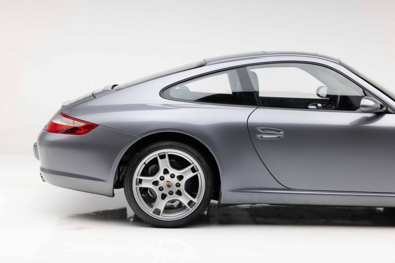Used 2006 Porsche 911 Carrera RWD image 23