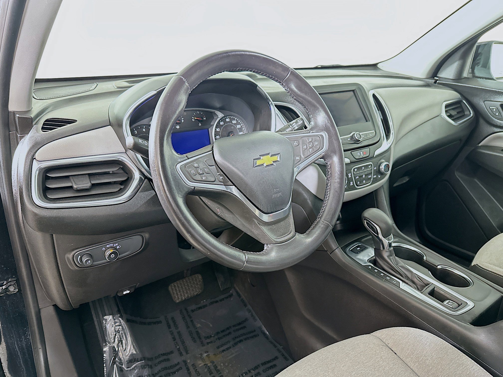 Used 2022 Chevrolet Equinox LT w/ Driver Convenience Package image 9