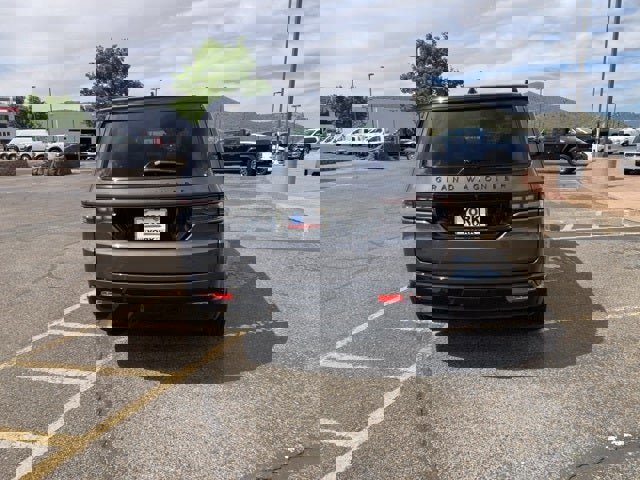 New 2025 Jeep Grand Wagoneer Series II Obsidian w/ Quick Order Packagew 28T image 7