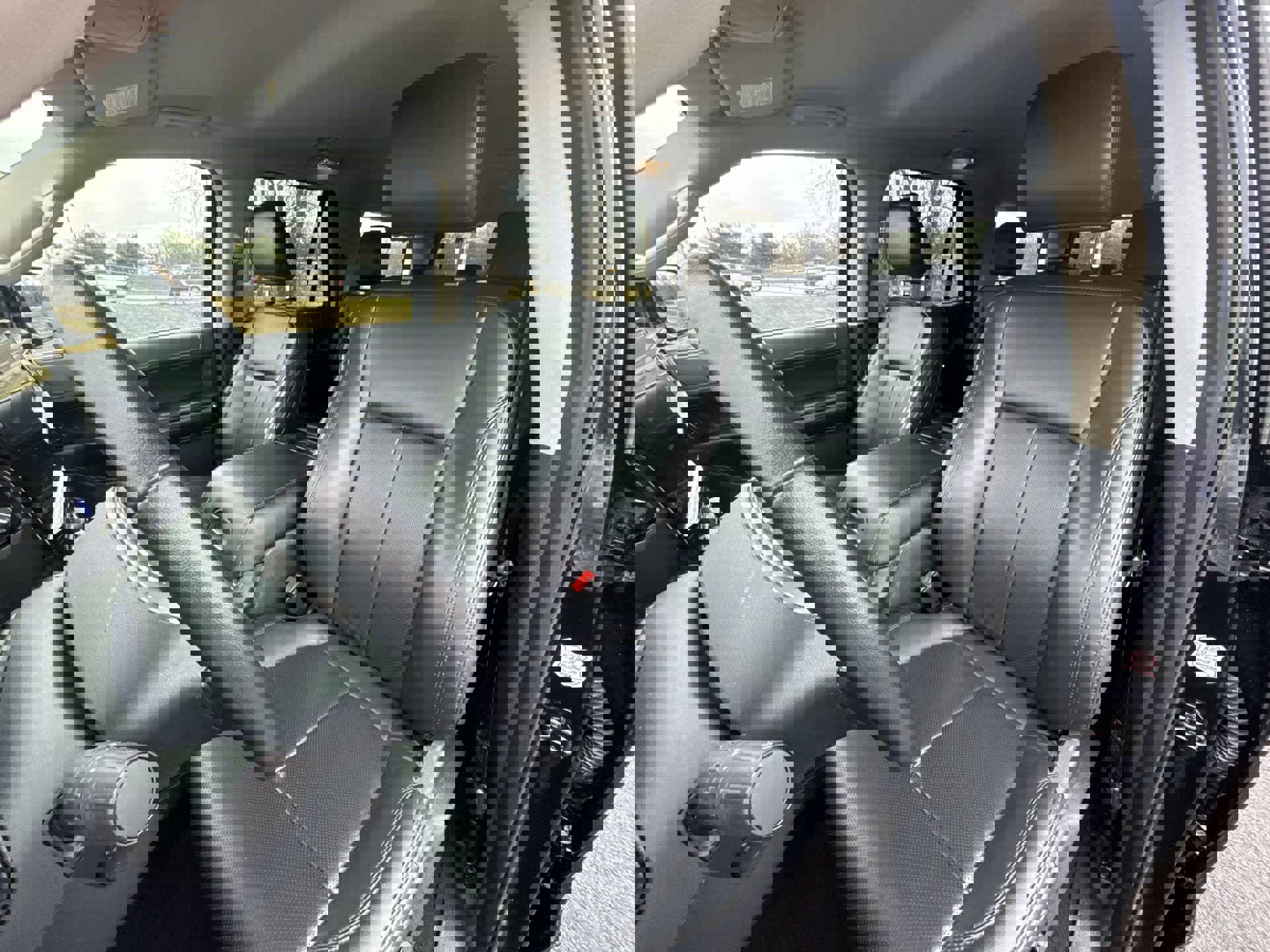 Used 2024 Ford Expedition Max XLT image 11