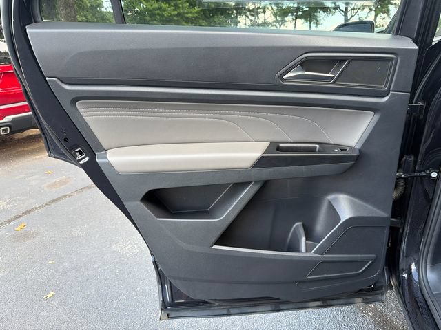 Used 2021 Volkswagen Atlas Cross Sport SE w/ Panoramic Sunroof Package FWD image 22