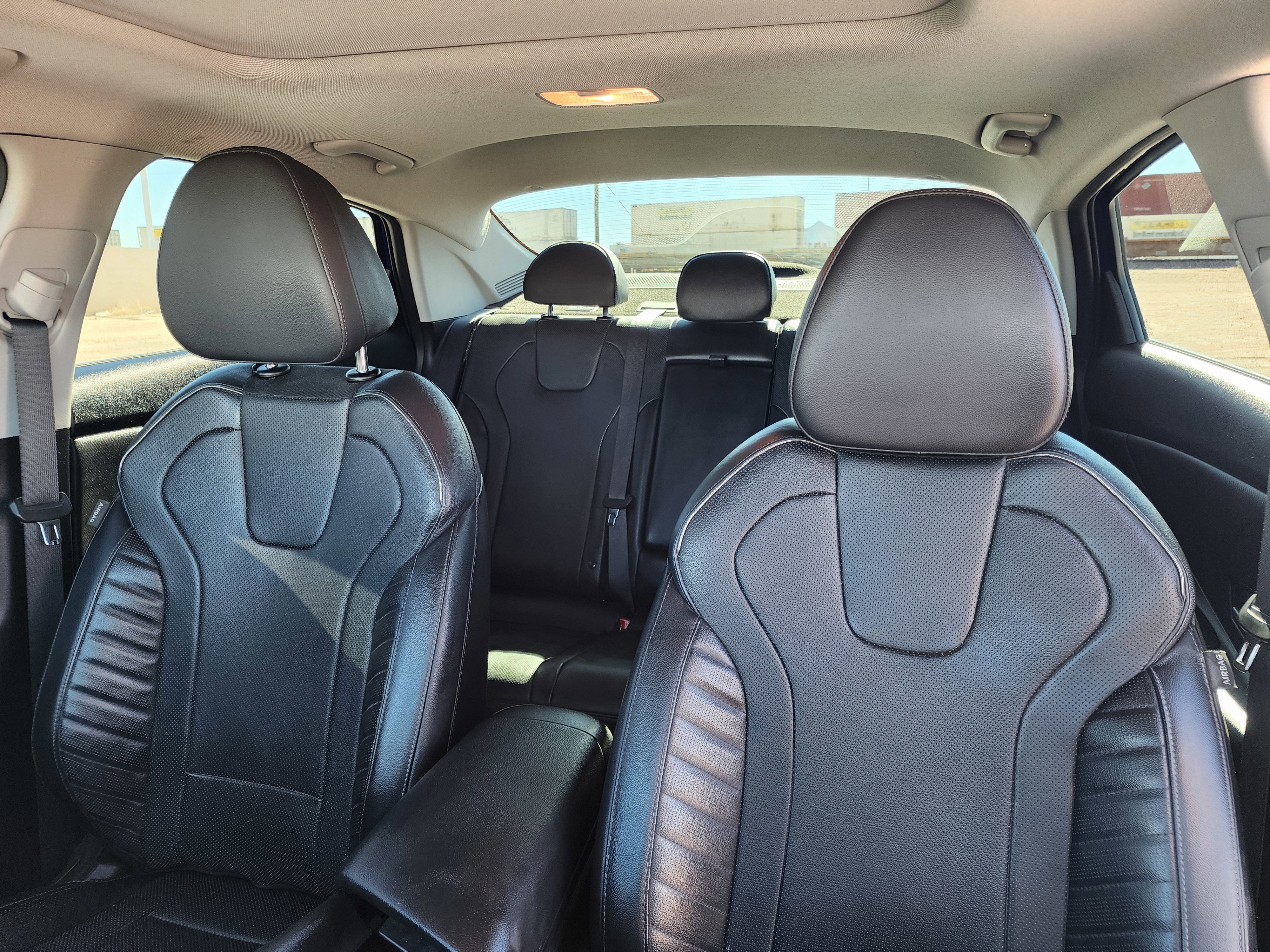 Used 2021 Hyundai Elantra Limited image 16