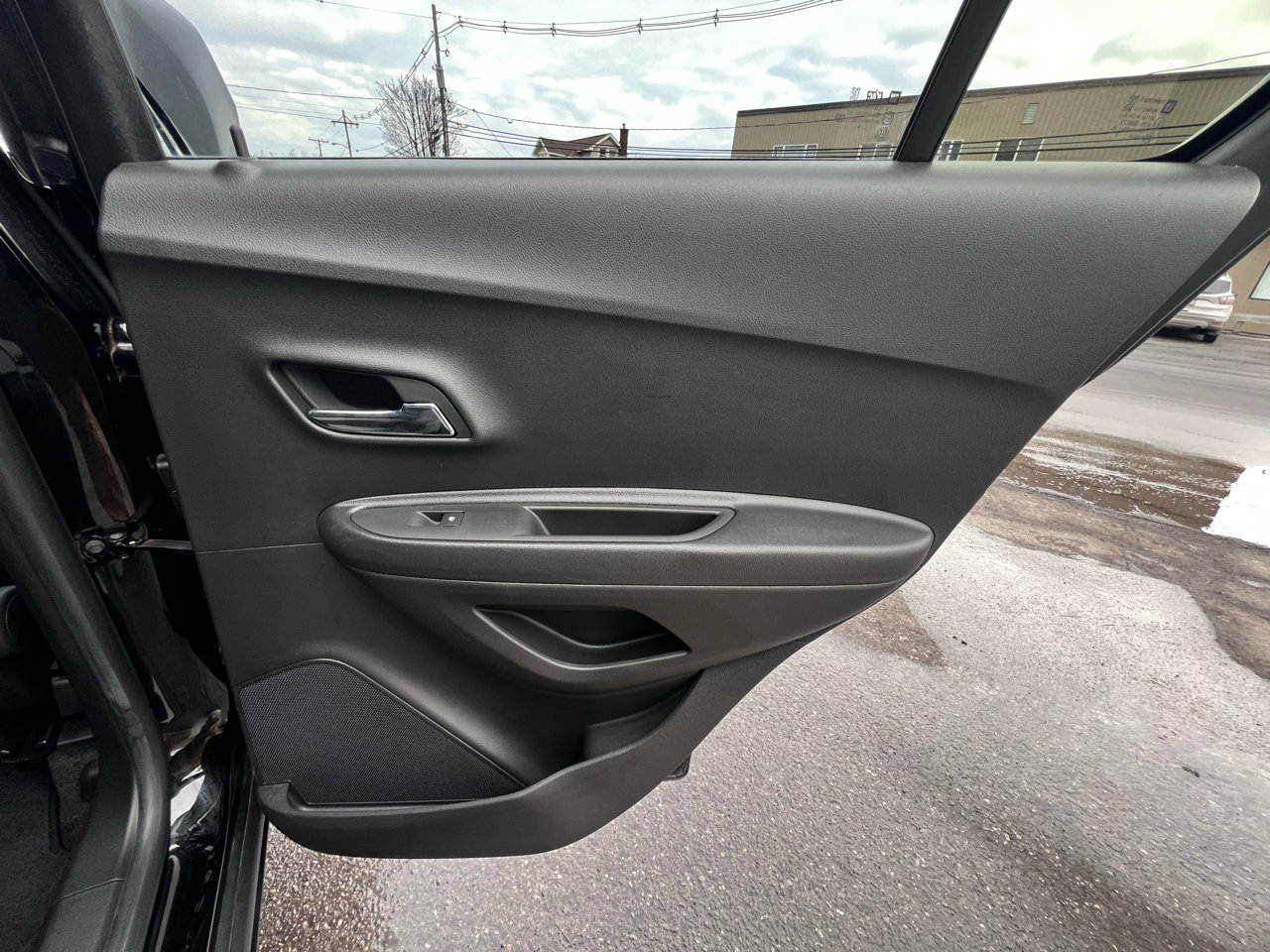 Used 2019 Chevrolet Trax LT w/ LT Convenience Package image 24