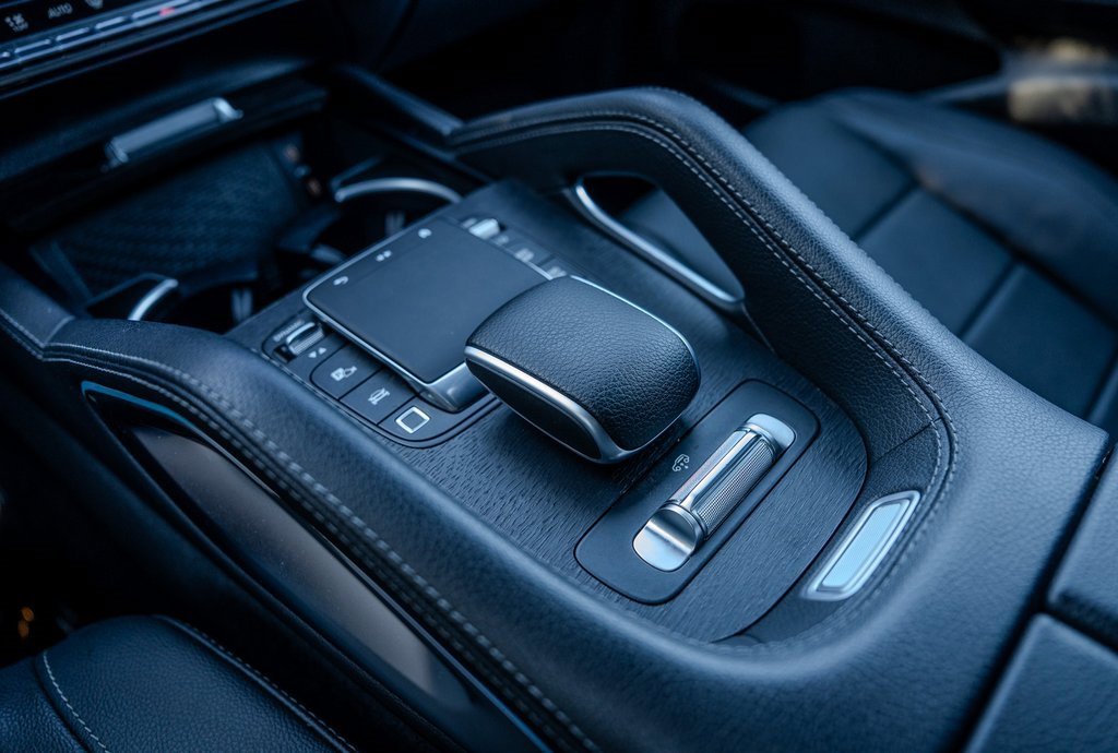 Used 2025 Mercedes-Benz GLS 450 4MATIC w/ AMG Line Exterior image 13