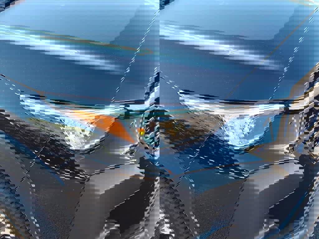 Certified 2025 Subaru Crosstrek 2.0i Premium image 8