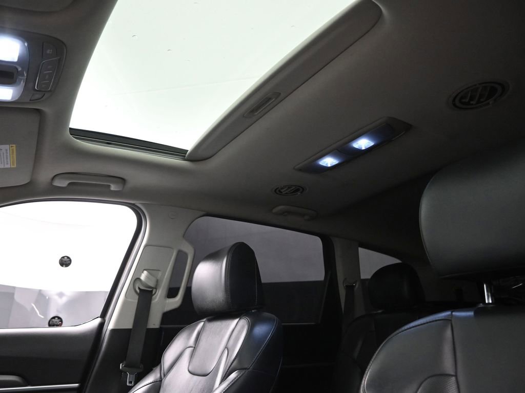 Used 2022 Kia Telluride S image 19