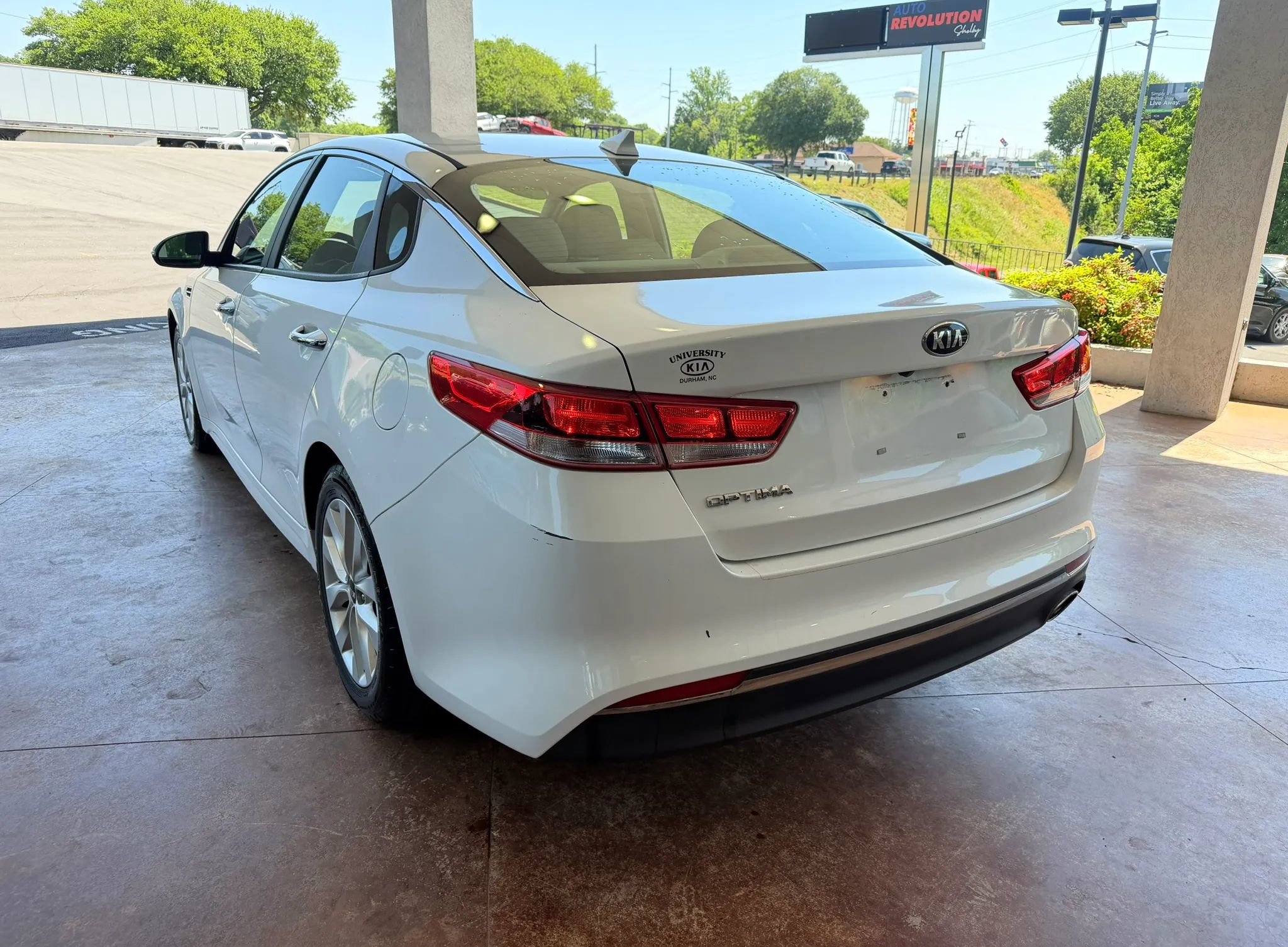 Used 2016 Kia Optima LX w/ Option Group 014 FWD image 4
