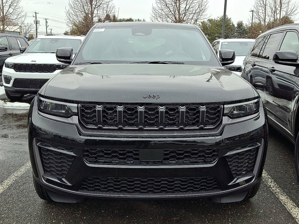 New 2026 Jeep Grand Cherokee Laredo image 2