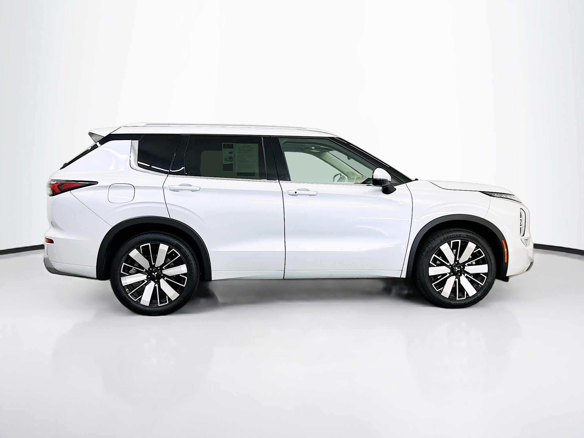 Used 2025 Mitsubishi Outlander SEL AWD/4WD image 10