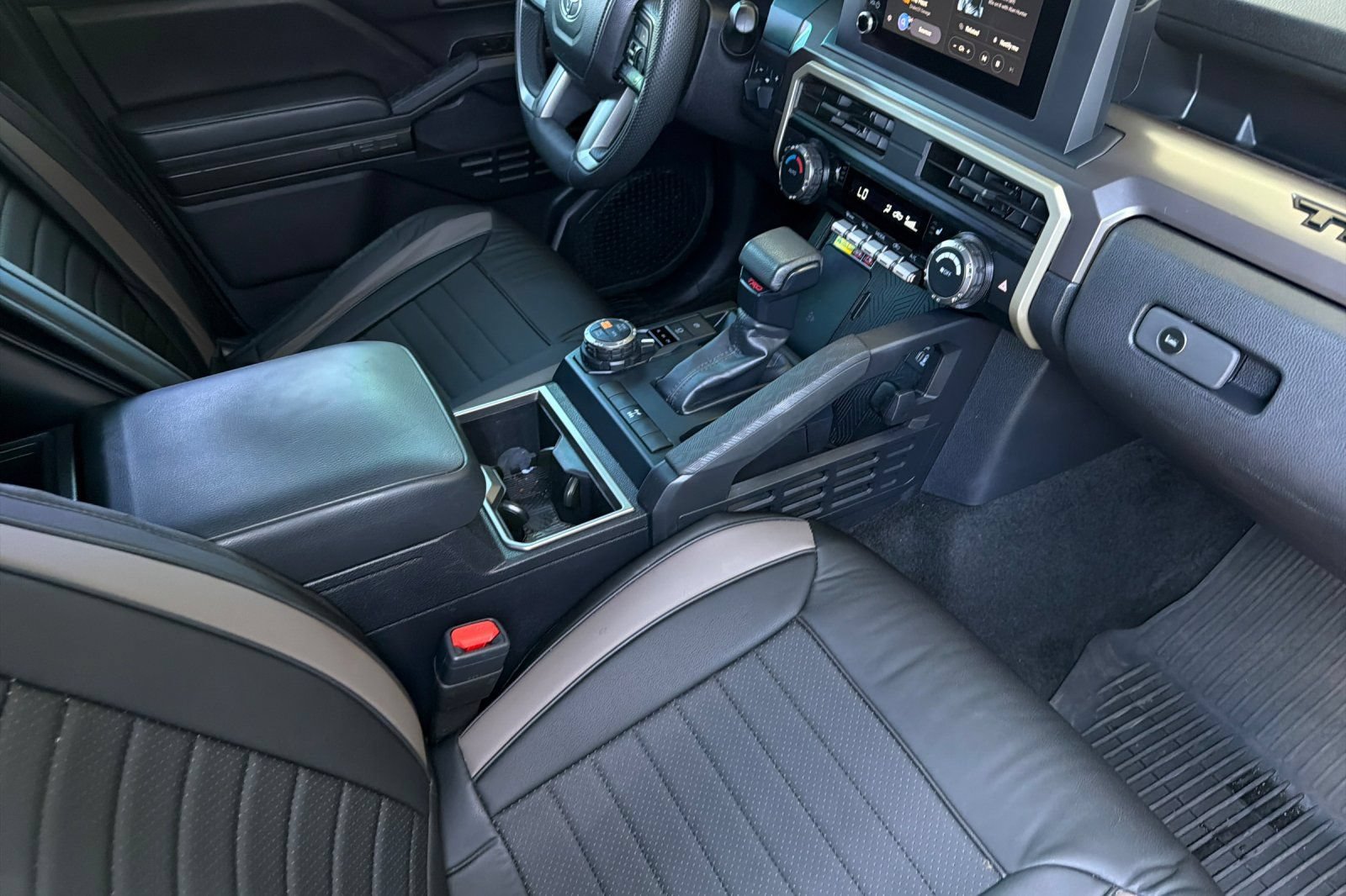 Used 2025 Toyota Tacoma TRD Off-Road w/ TRD Off Road Upgrade Package AWD/4WD image 17