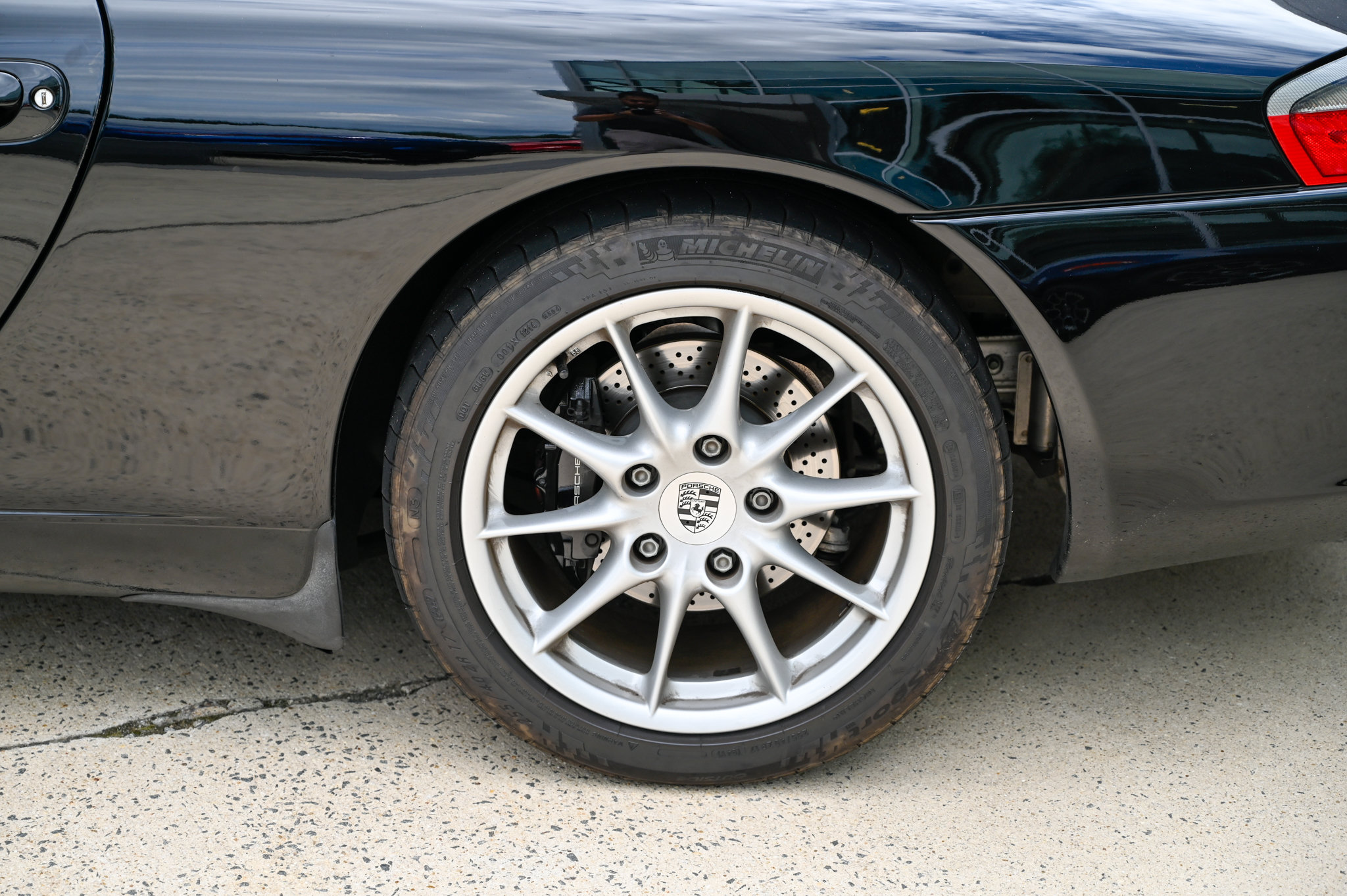 Used 2004 Porsche 911 Carrera RWD image 10
