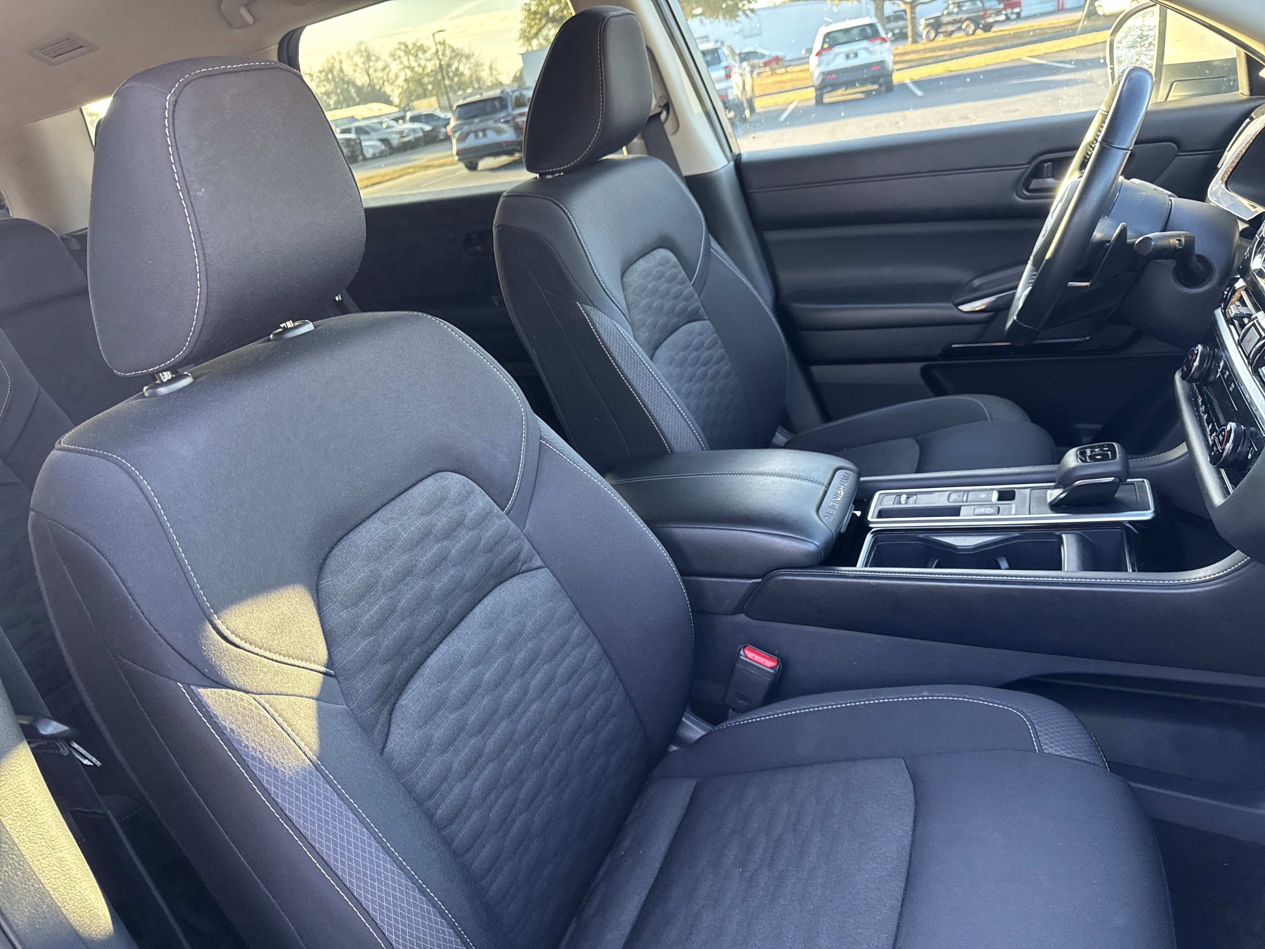 Used 2024 Nissan Pathfinder SV image 35