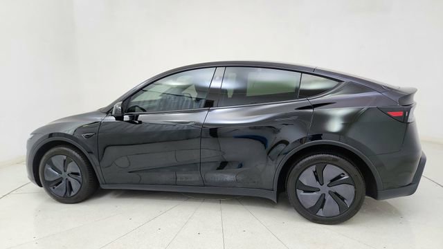 Used 2026 Tesla Model Y Long Range image 4