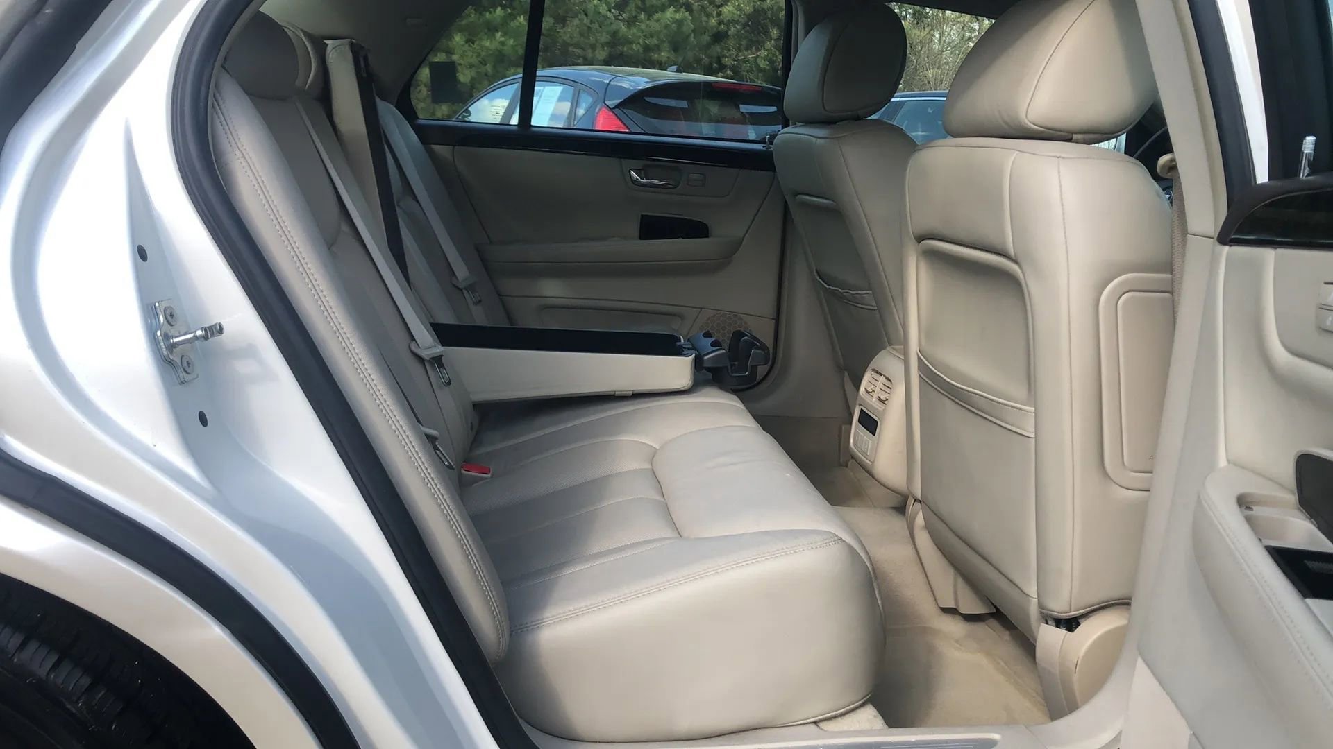 Used 2008 Cadillac DTS image 14