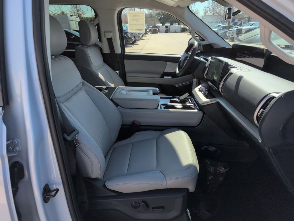 New 2026 Ford Expedition Active image 14