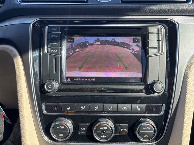 Used 2017 Volkswagen Passat 1.8T R-Line image 25