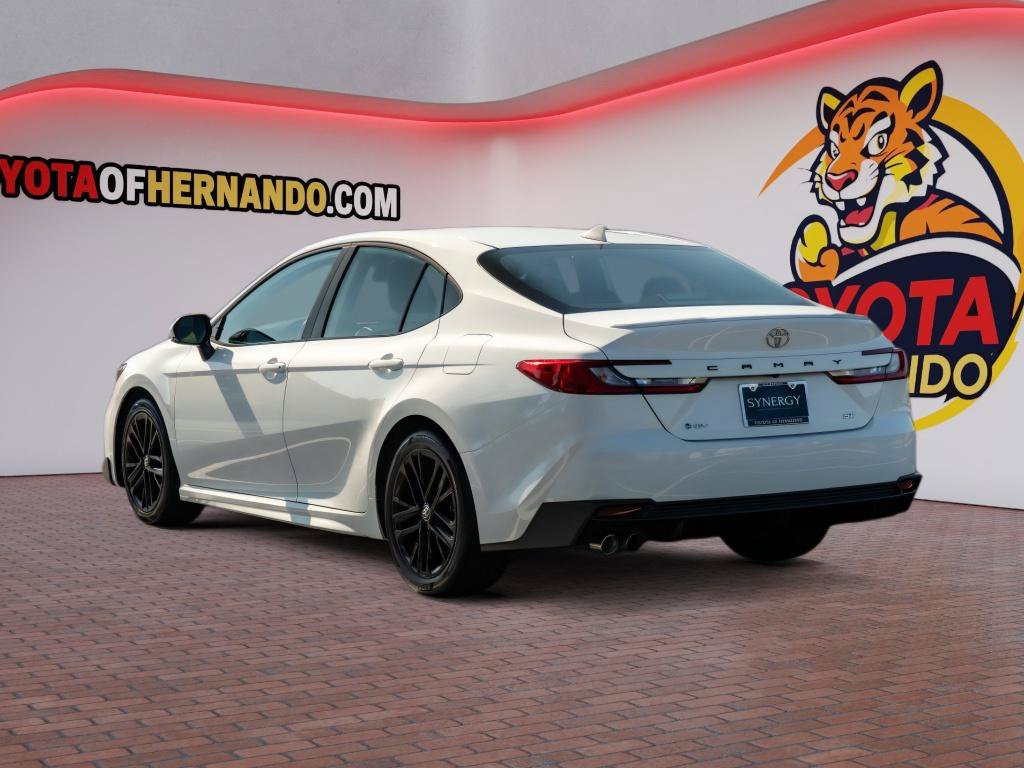 Used 2025 Toyota Camry SE FWD image 7