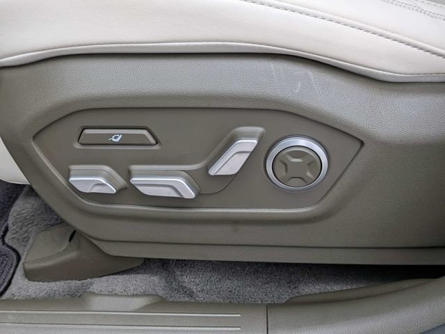 Used 2025 Hyundai Santa Fe Calligraphy FWD image 21