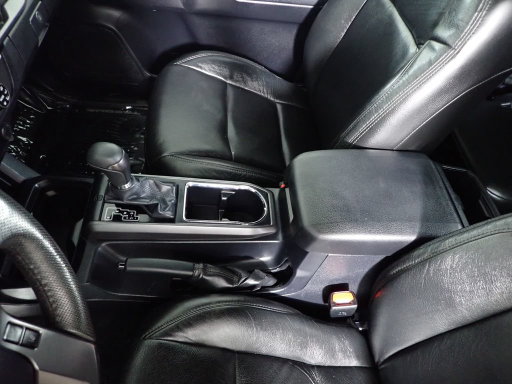 Used 2019 Toyota Tacoma TRD Off-Road AWD/4WD image 28