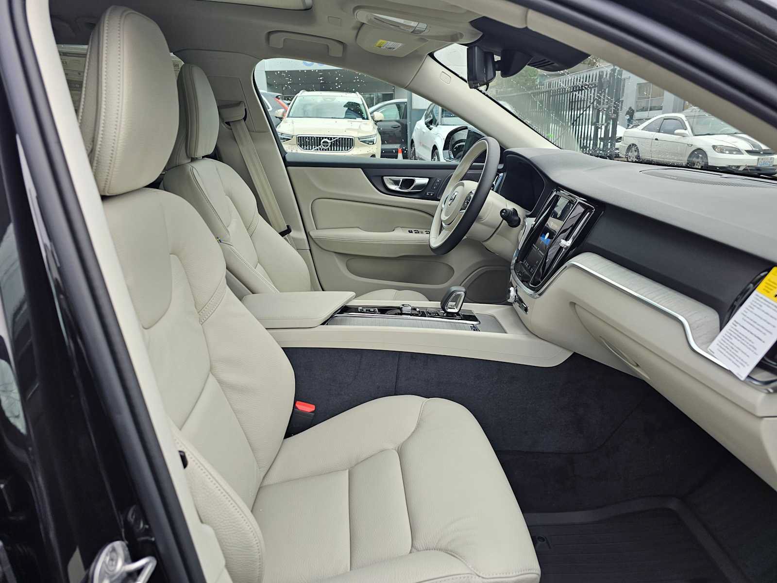 New 2026 Volvo V60 B5 Cross Country Plus w/ Protection Package Premier AWD/4WD image 10