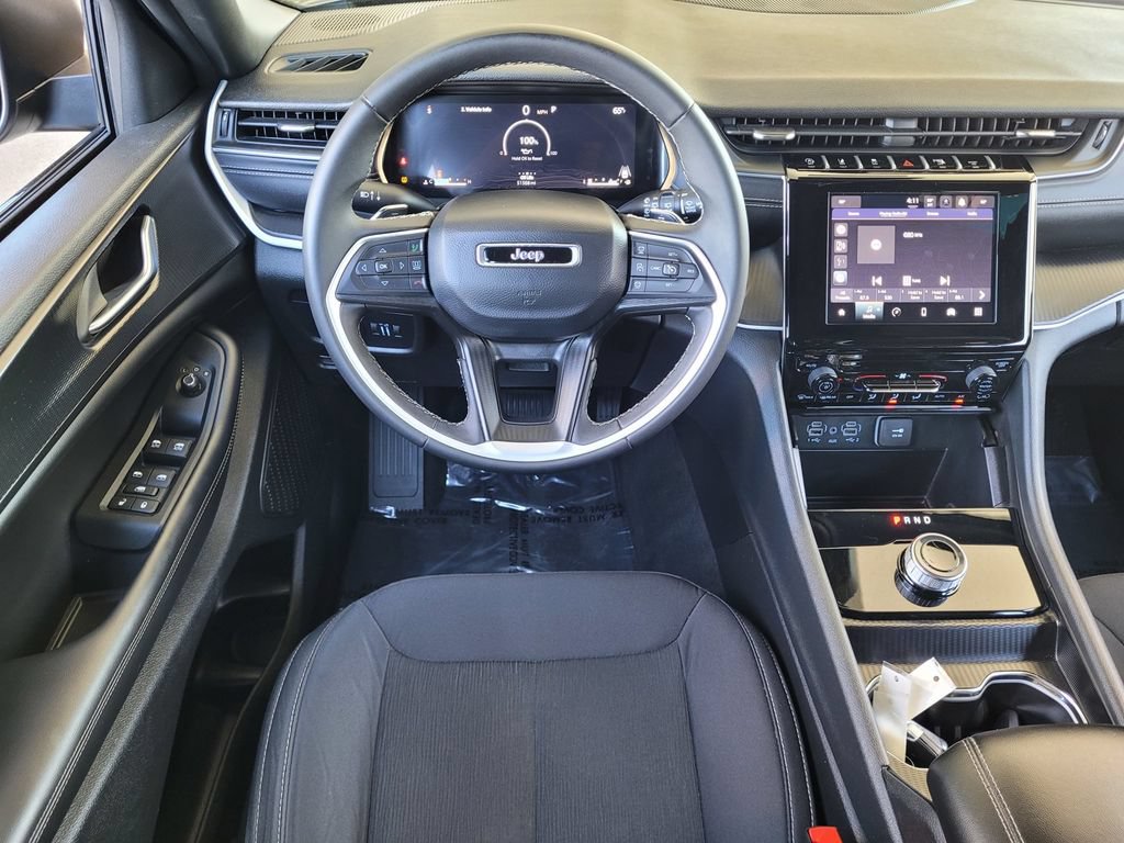 Used 2024 Jeep Grand Cherokee L Laredo AWD/4WD image 8
