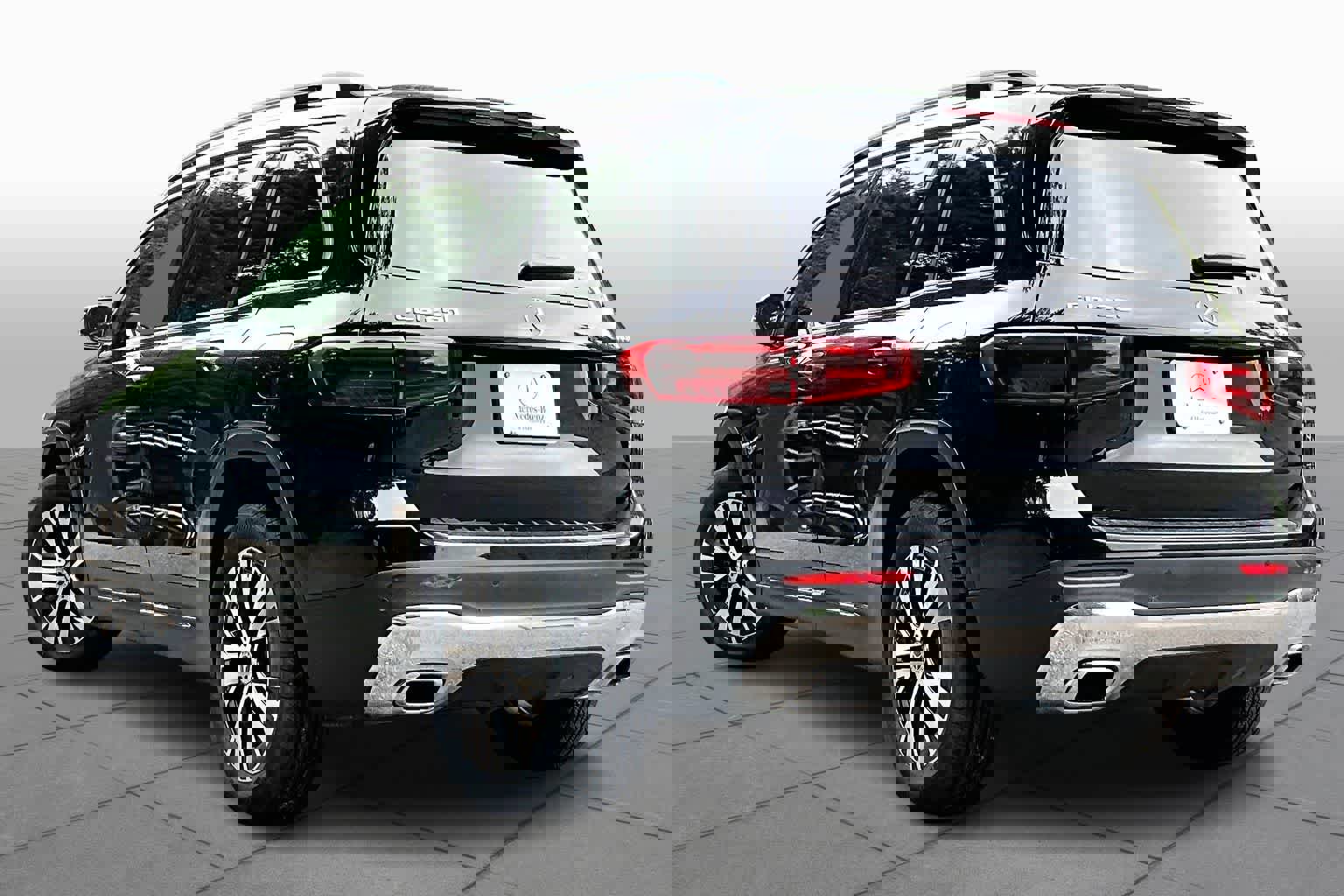 New 2026 Mercedes-Benz GLB 250 4MATIC image 4