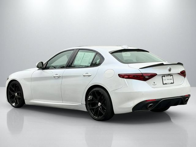 Used 2018 Alfa Romeo Giulia RWD image 3