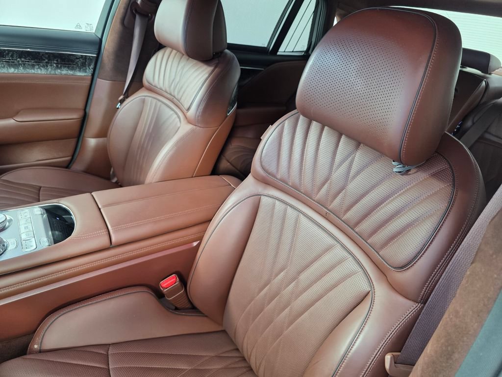 Used 2024 Genesis G90 3.5T AWD/4WD image 11