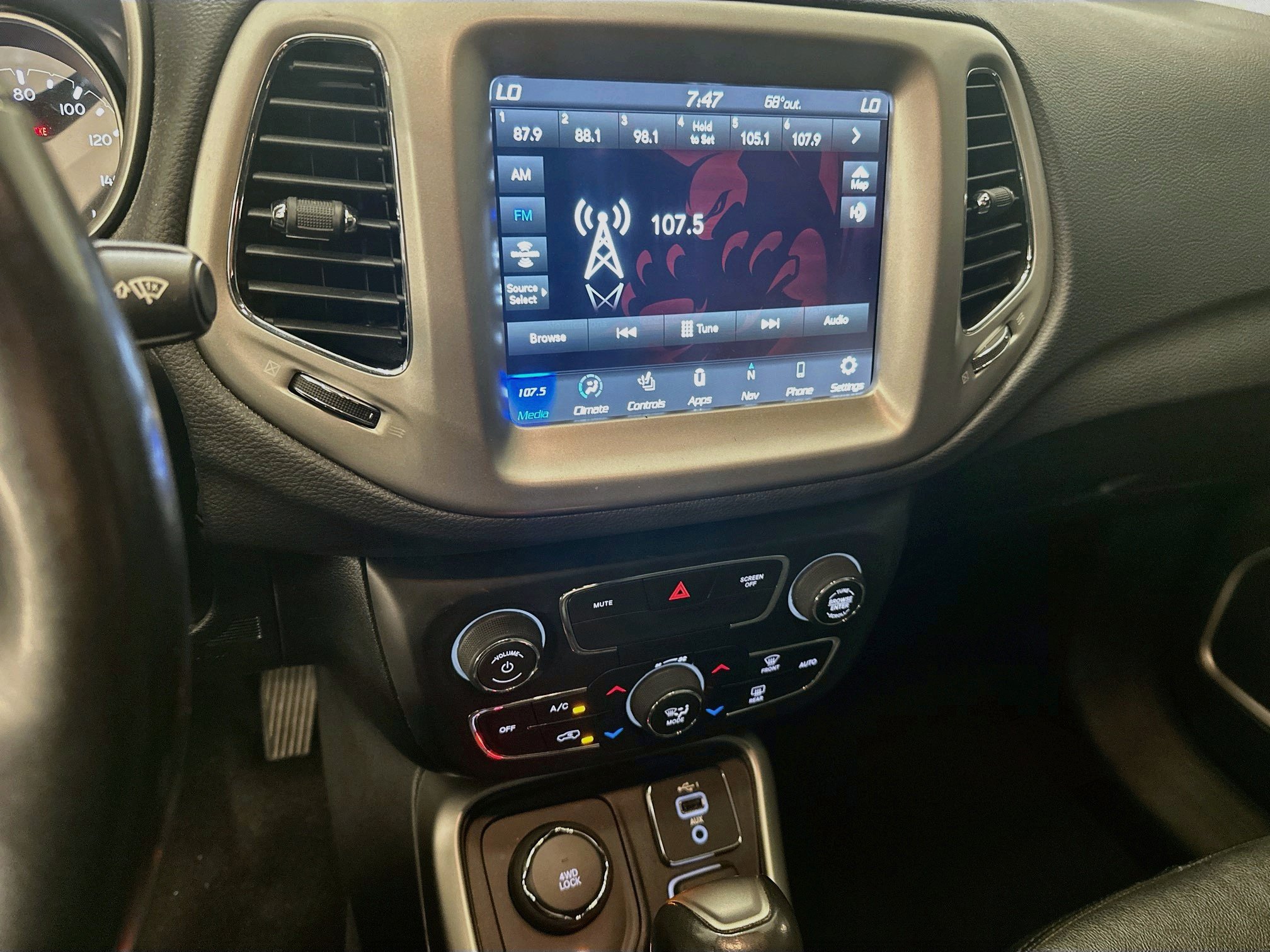 Used 2021 Jeep Compass Latitude AWD/4WD image 26