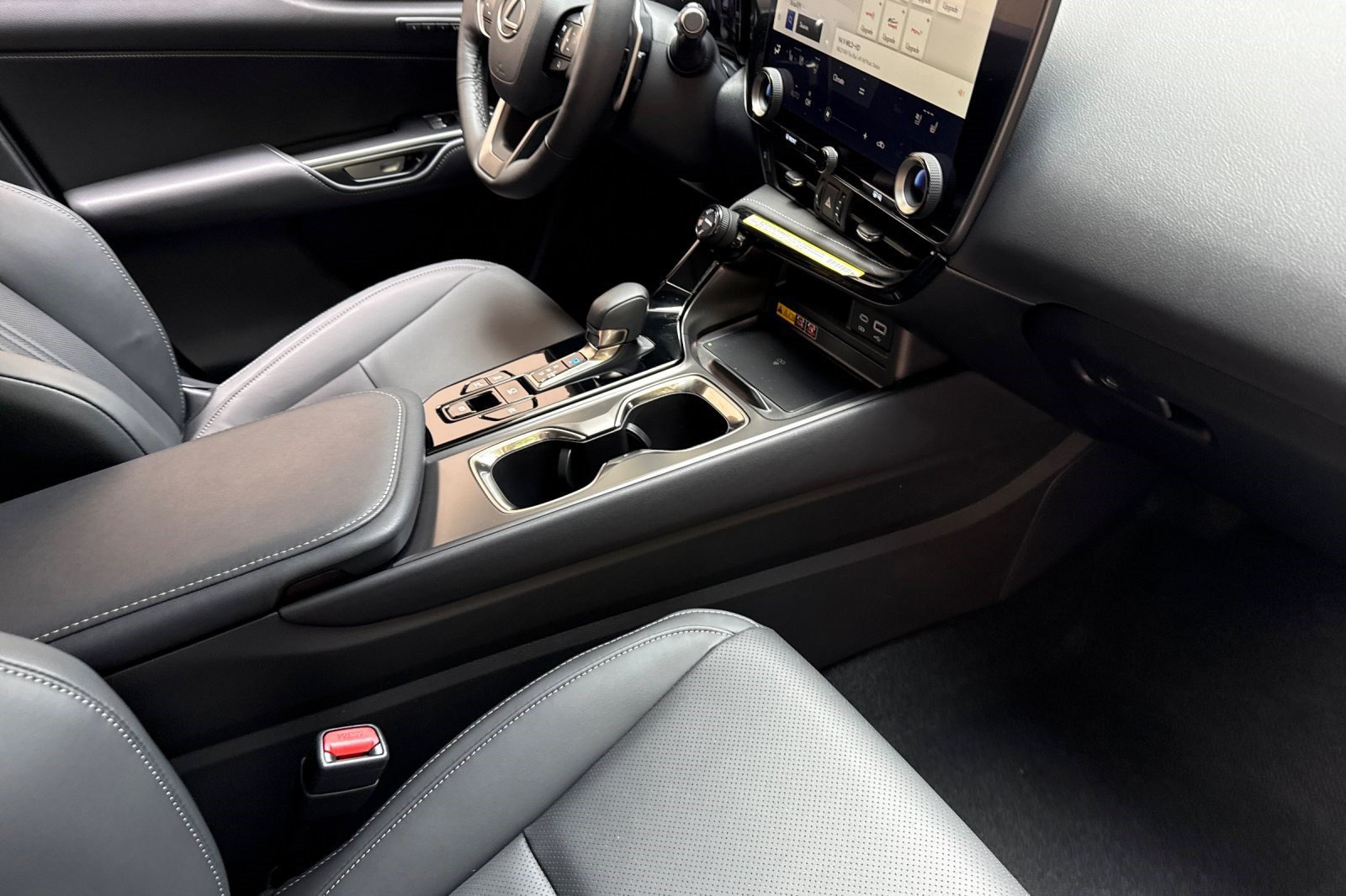 Certified 2025 Lexus NX 350h AWD w/ Accessory Package (A2) image 31