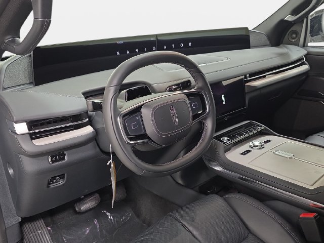 New 2027 Lincoln Navigator Reserve w/ Jet Appearance Package AWD/4WD image 13