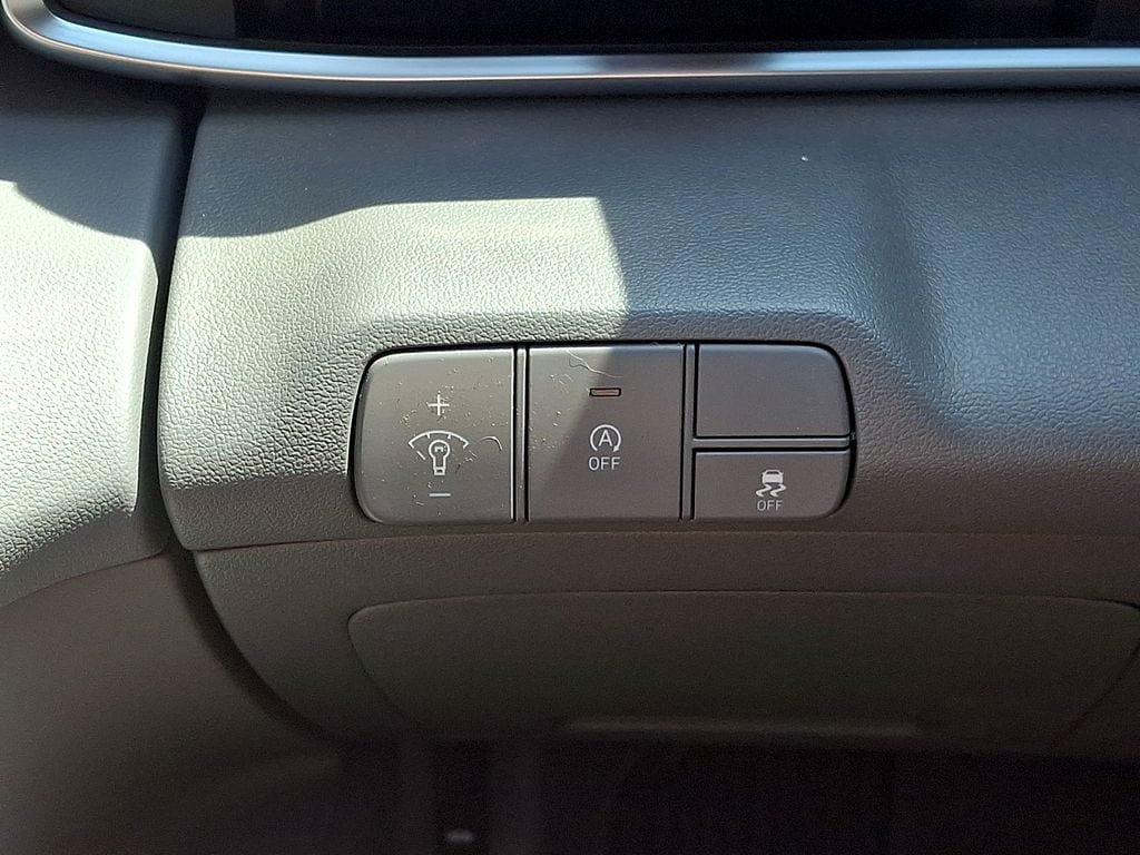 Used 2025 Hyundai Elantra SE FWD image 26