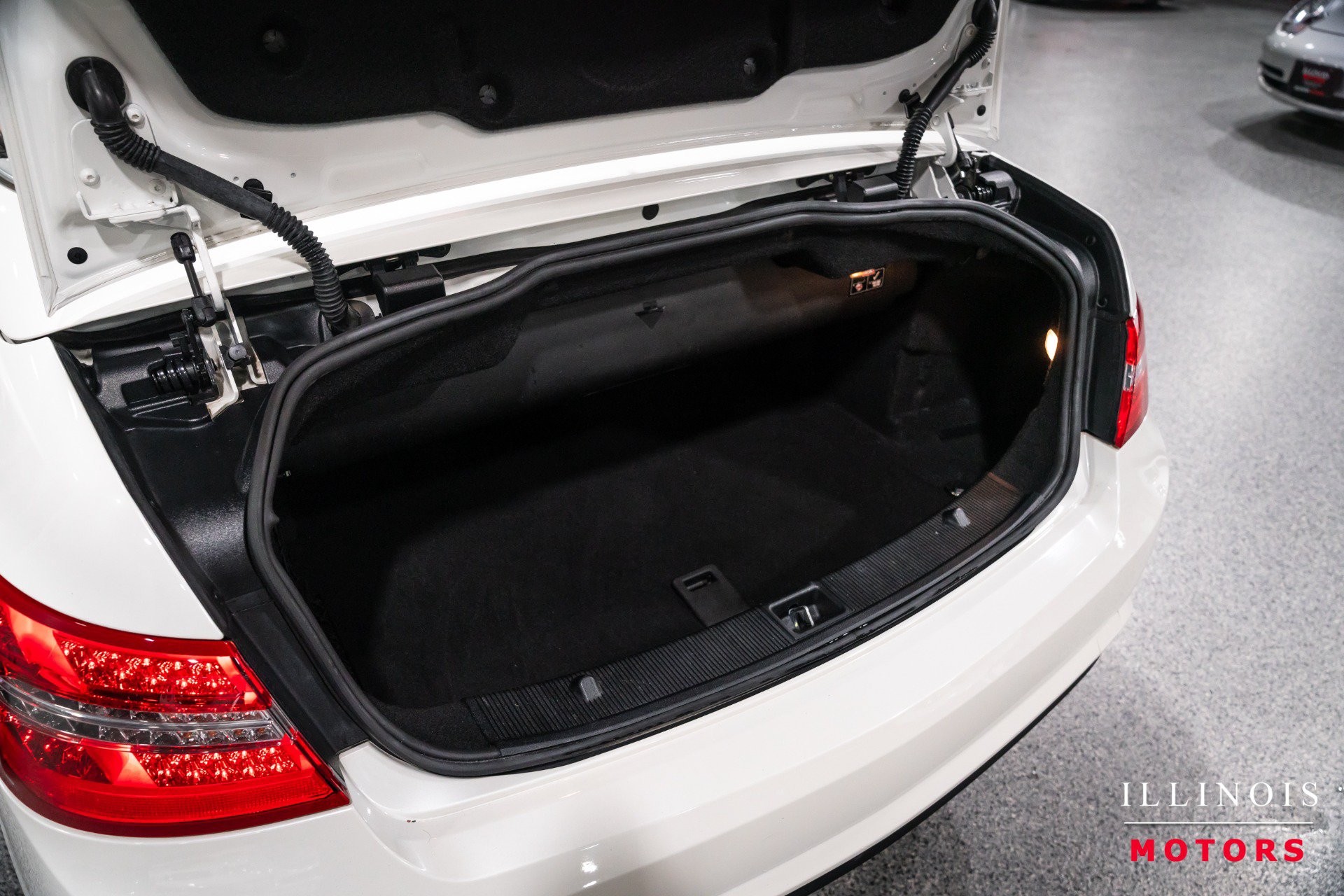 Used 2011 Mercedes-Benz E 550 Cabriolet image 16