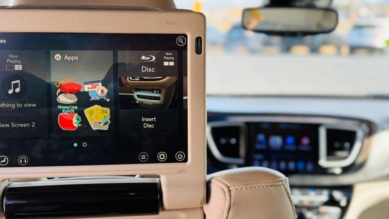 Used 2017 Chrysler Pacifica Touring-L Plus w/ Advanced Safetytec Group image 12