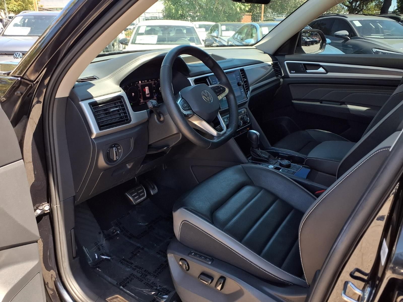 Certified 2023 Volkswagen Atlas SEL Premium AWD/4WD image 15