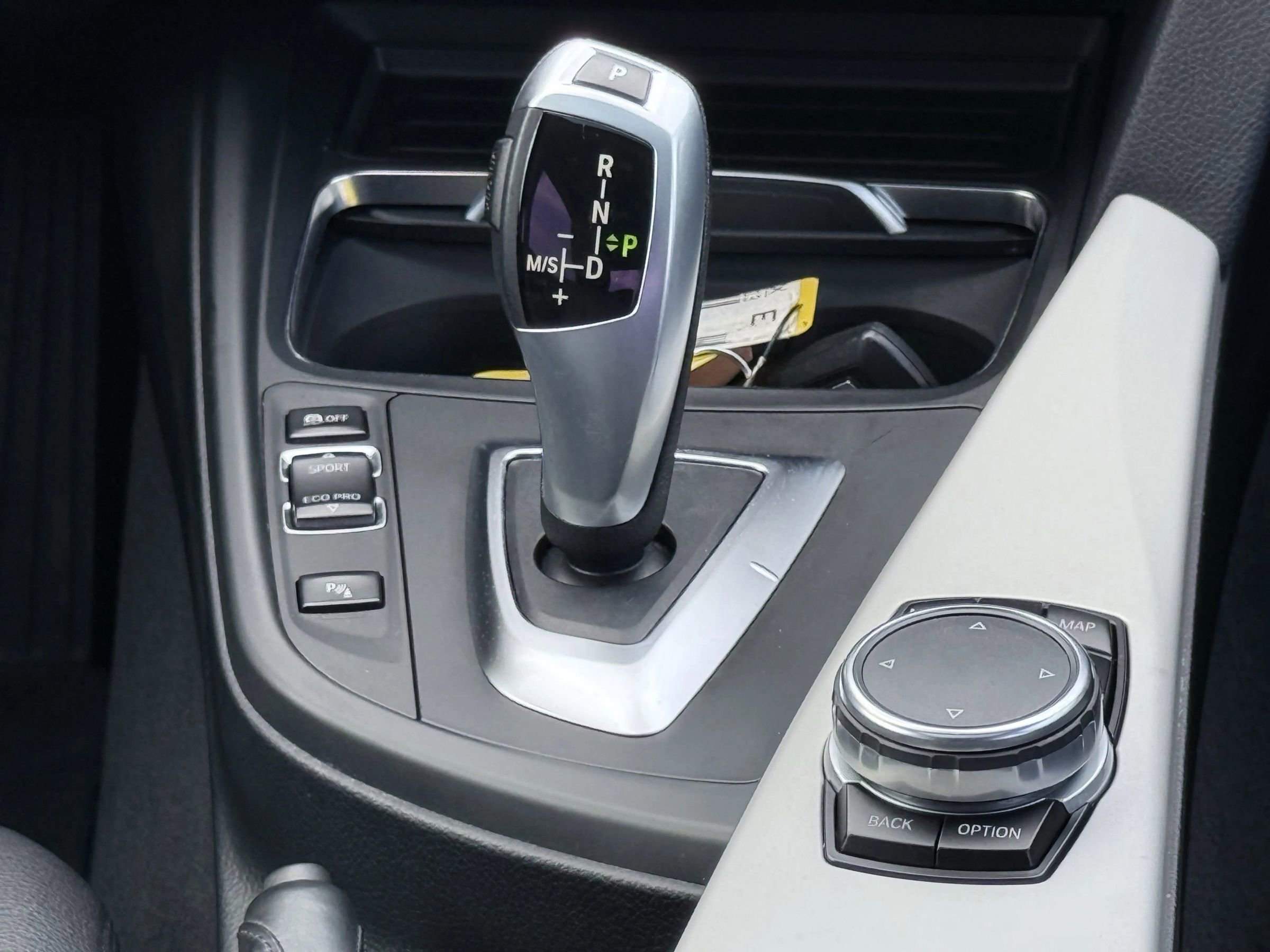 Used 2017 BMW 320i Sedan image 32