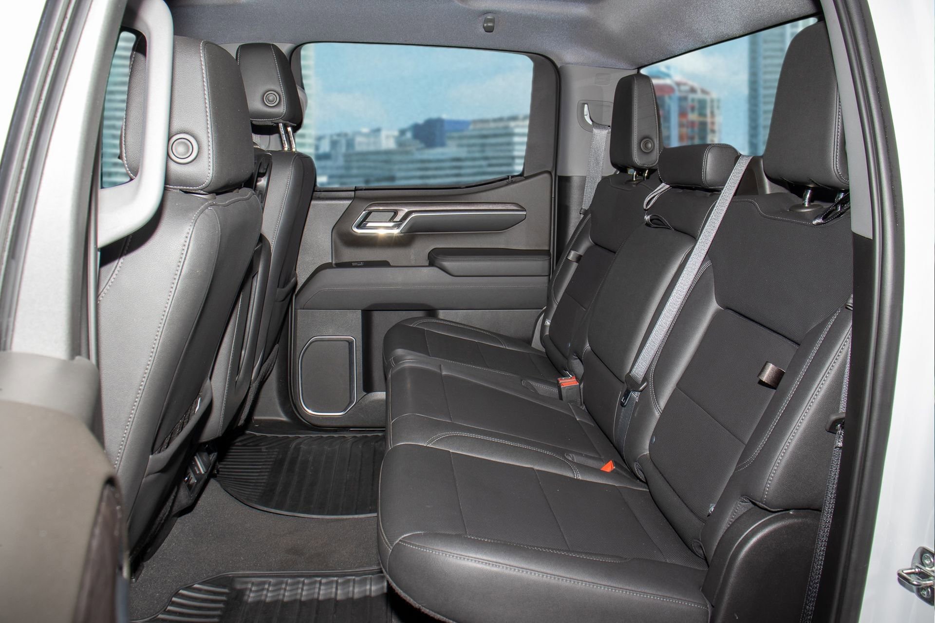 Used 2022 Chevrolet Silverado 1500 LTZ image 7