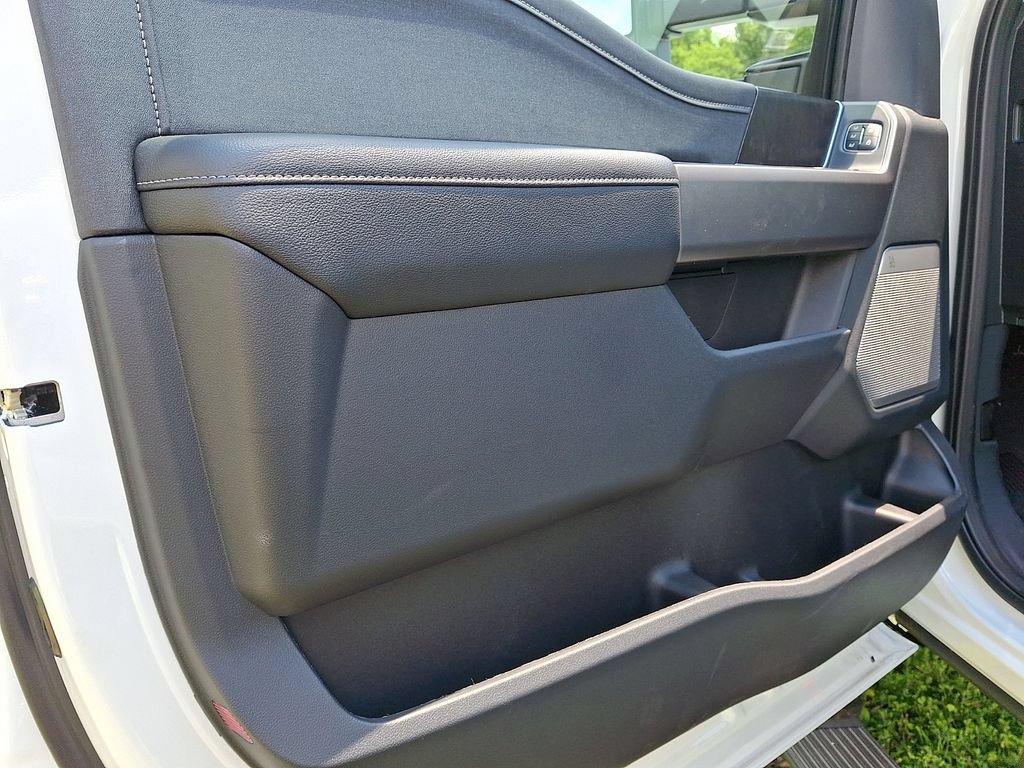 New 2026 Ford F250 Lariat w/ Black Appearance Package AWD/4WD image 8
