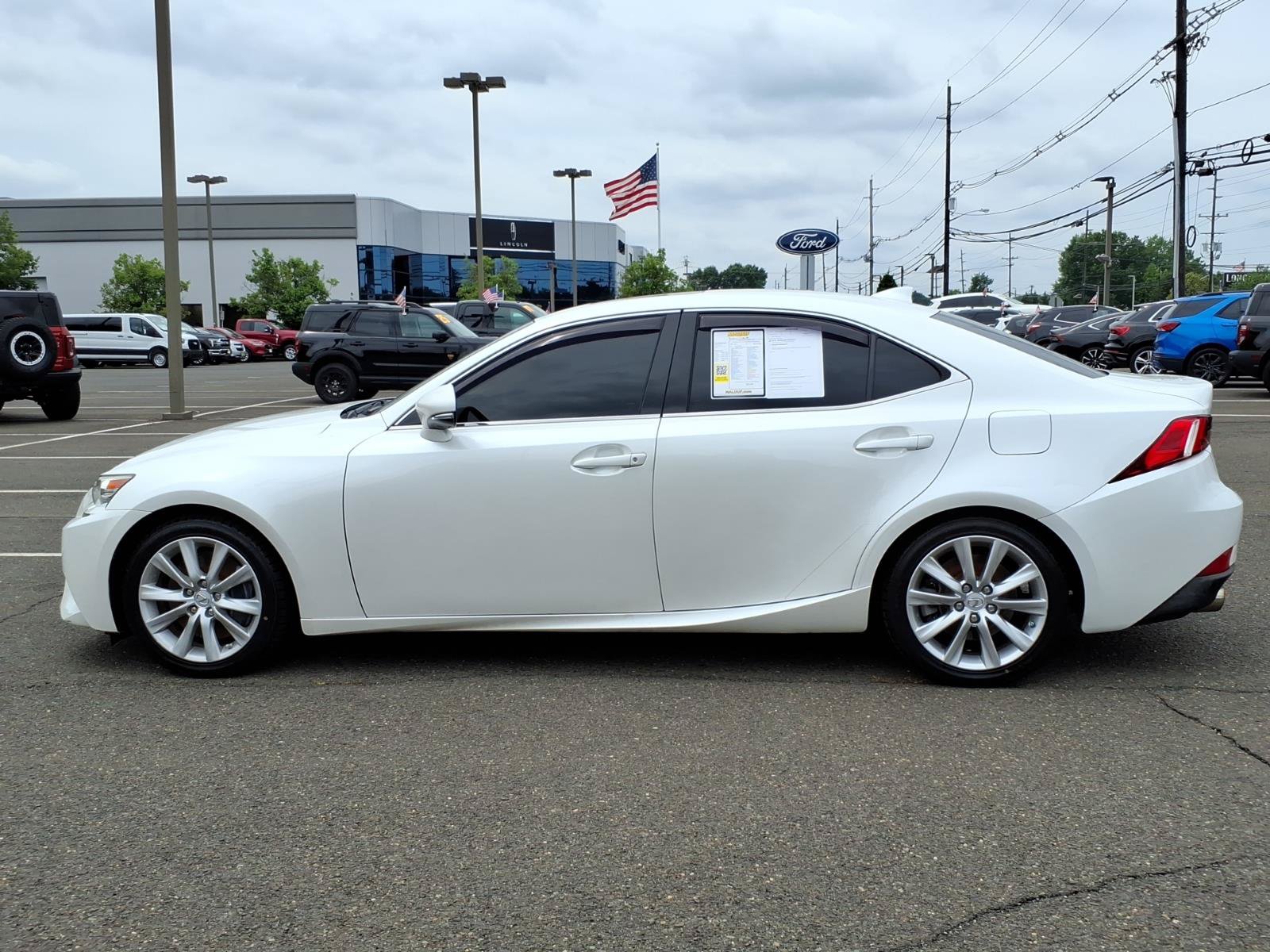 Used 2016 Lexus IS 300 AWD w/ Premium Package image 4