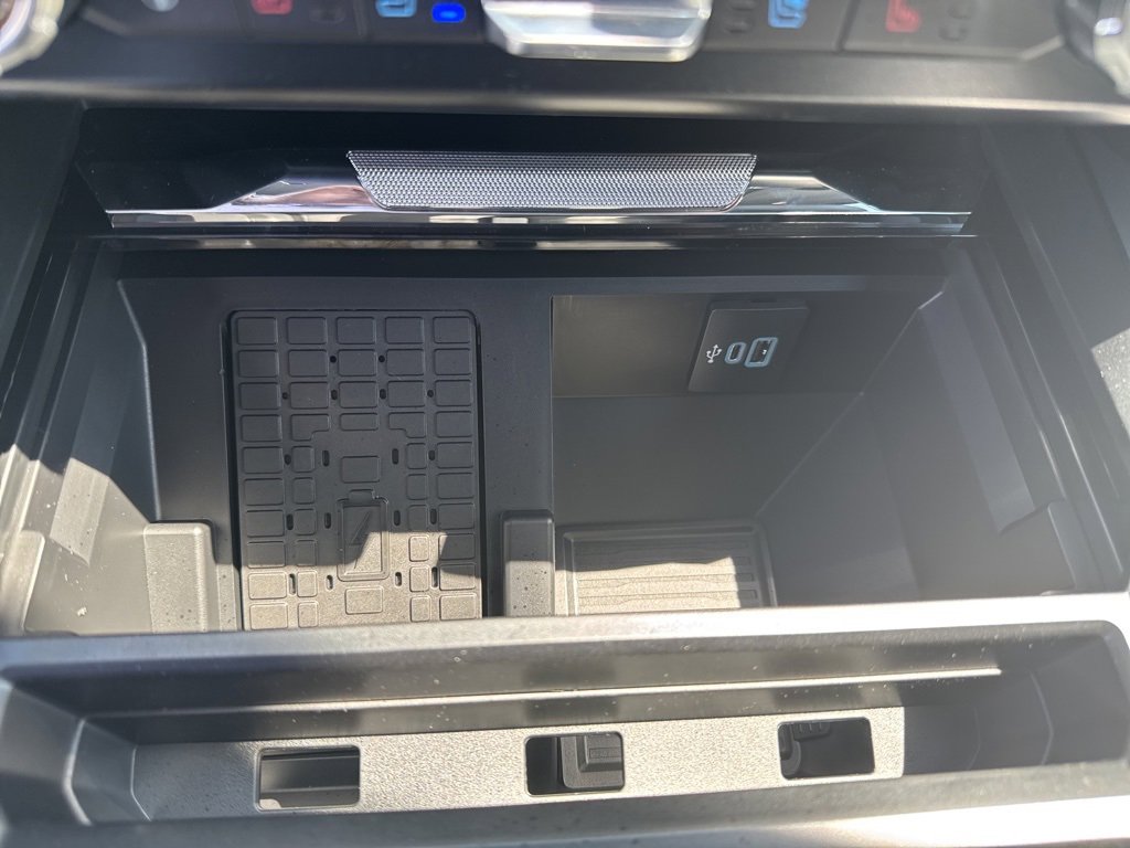 New 2025 Ford F350 Lariat w/ Lariat Ultimate Package image 27