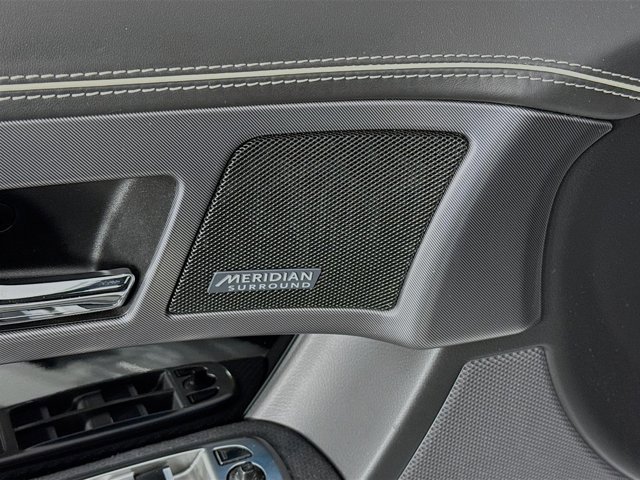 Used 2014 Jaguar XF R-S image 21