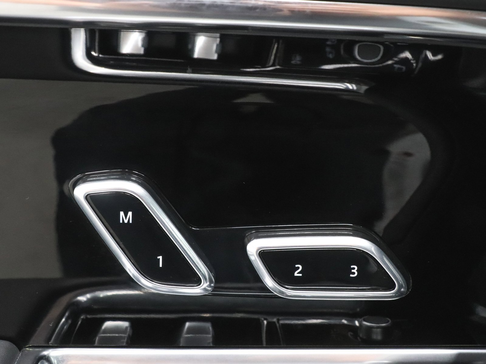 Used 2024 Land Rover Range Rover Autobiography image 14