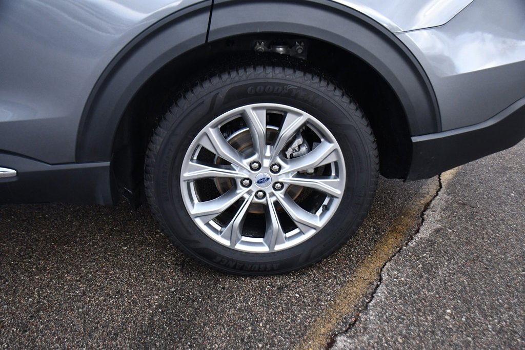 Used 2023 Ford Explorer XLT w/ Equipment Group 202A image 24