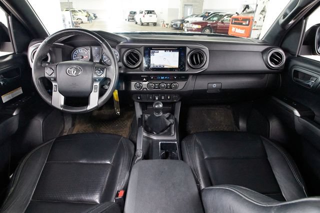 Used 2019 Toyota Tacoma TRD Off-Road w/ TRD Premium Off Road Package AWD/4WD image 8
