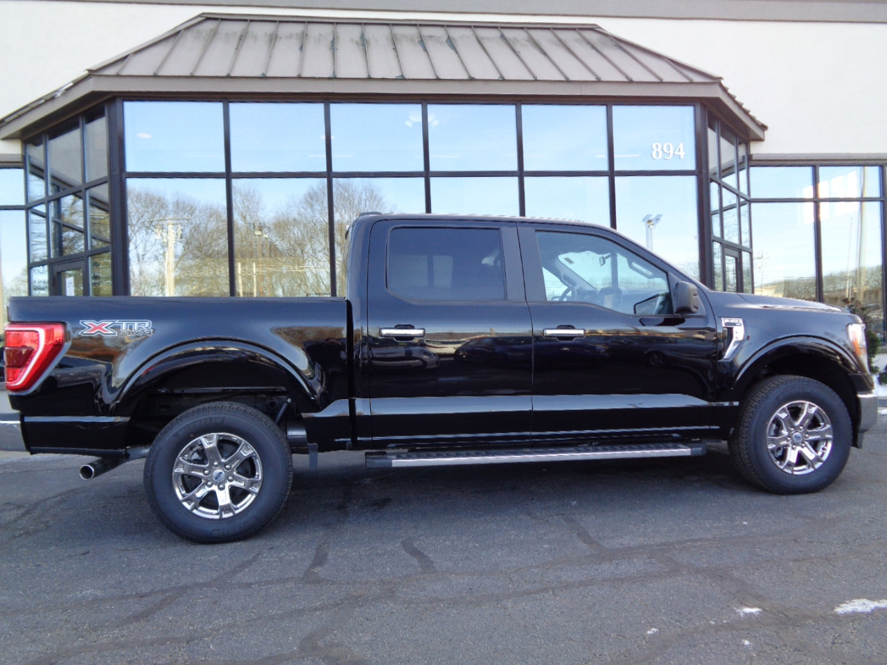Used 2023 Ford F150 XLT w/ XTR Package image 4